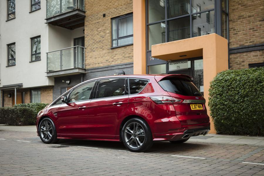  Ford S-Max ST-Line 2017 года  (UK) (фото 8 из 13)